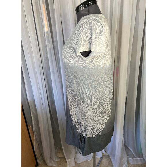 Athleta tunic white burnout paisley V neck active top ombre - Picture 7 of 12